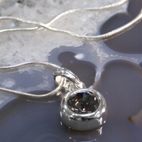 ELEGANCKI NASZYJNIK BLACK DIAMOND NR C -32